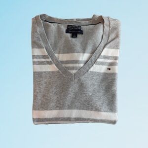 Tommy Hilfiger Light Gray and White V-Neck Sweater